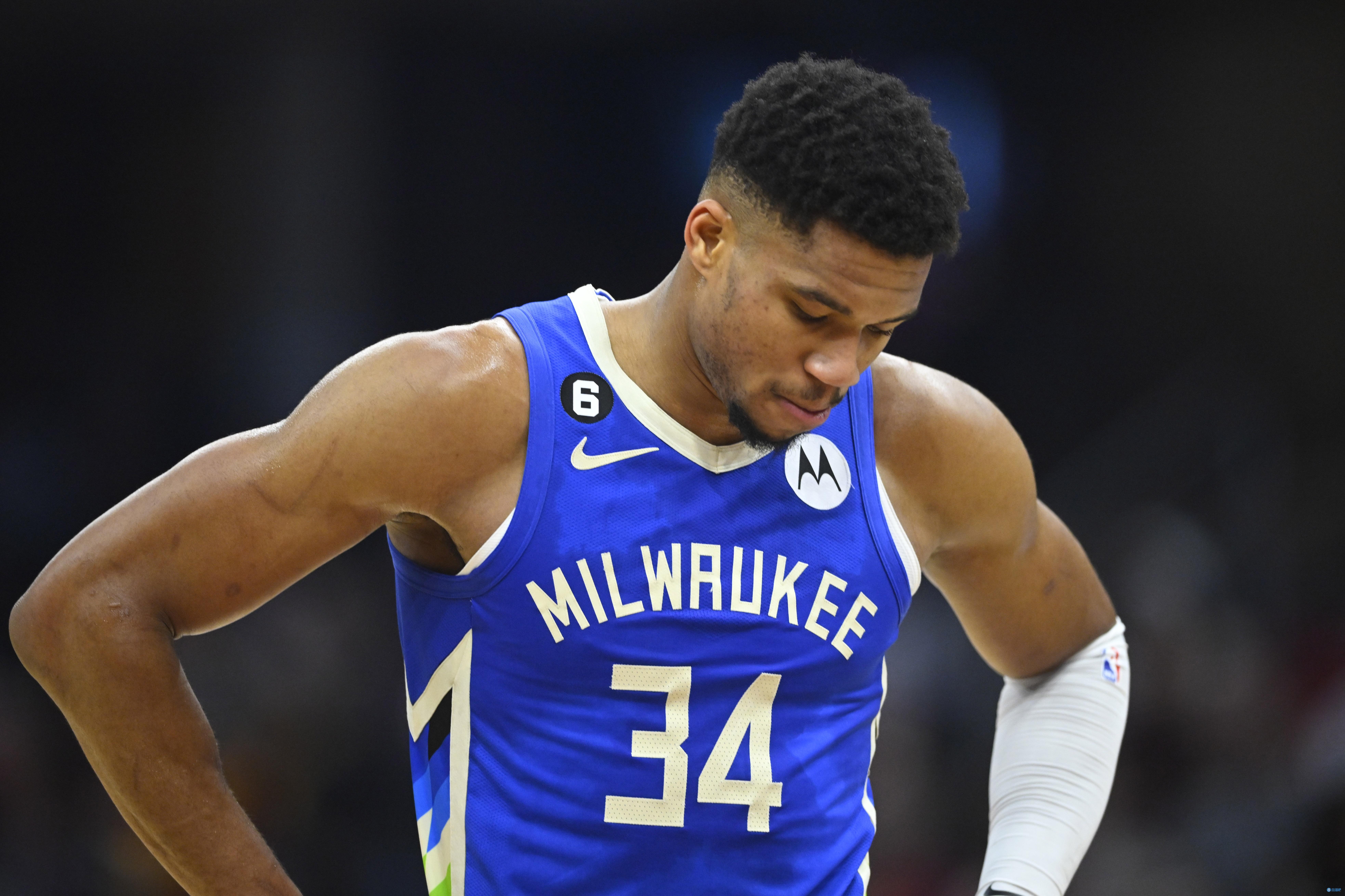 而是他以威 而是他以威